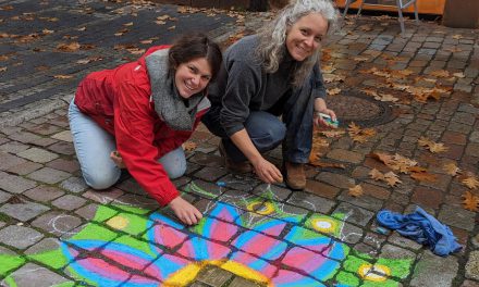 Stolpersteine “blühen auf”