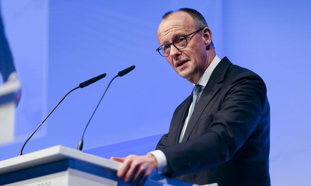 Kanzler Merz kommt nach Marburg