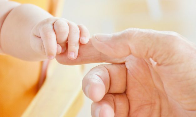 Kreis sucht Pflegefamilien für Säuglinge und Kleinkinder