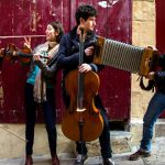 Stimmen und Tänze voller Leben