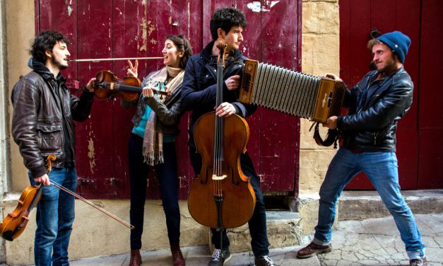 Stimmen und Tänze voller Leben