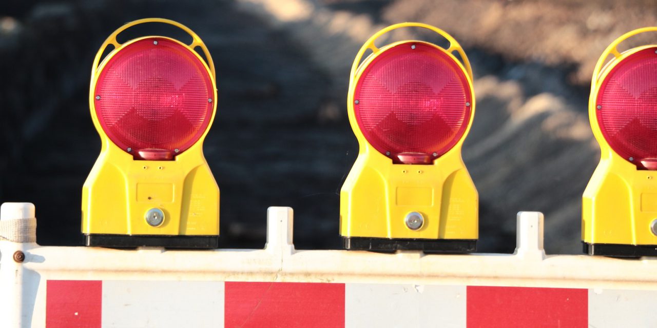 Kran blockiert Biegenstraße