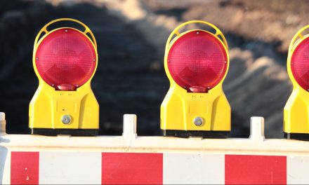 Kran blockiert Biegenstraße