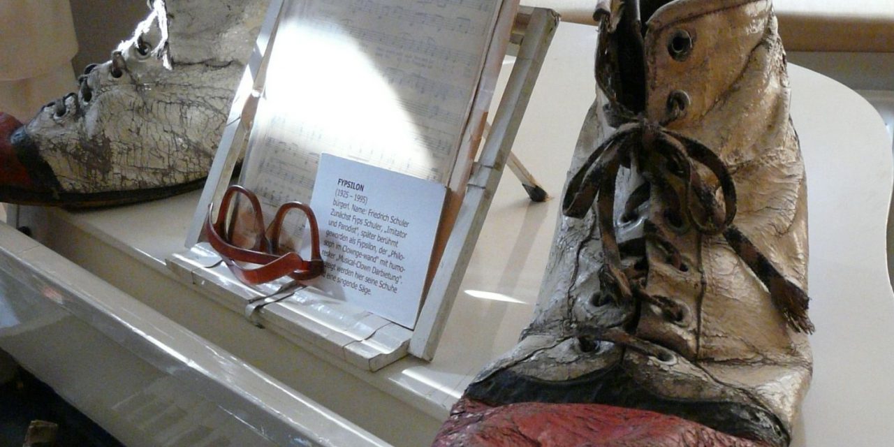 Schutz, Verrat und Propaganda