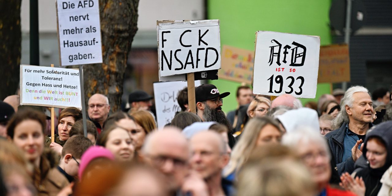 “Nie wieder ist jetzt!” in Neustadt