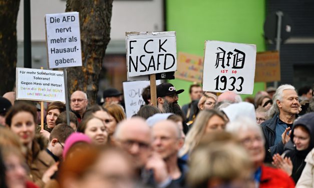 „Nie wieder ist jetzt!“ in Neustadt