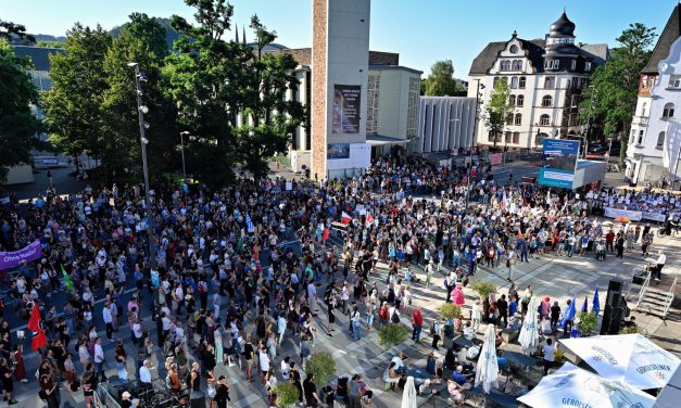 4000 gegen Rechtsextremismus