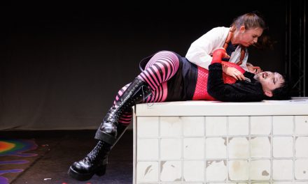 „Drama für dem Kopf (Ein Klamauk)“