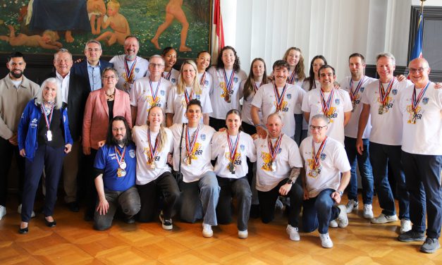 Goldene Sportplakette für BC Marburg Damen