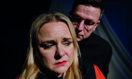 „Gaslight“: Psychothriller als Live-Hörspiel