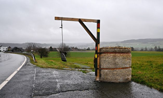 Galgen mit Ampel-Symbolen nicht strafbar