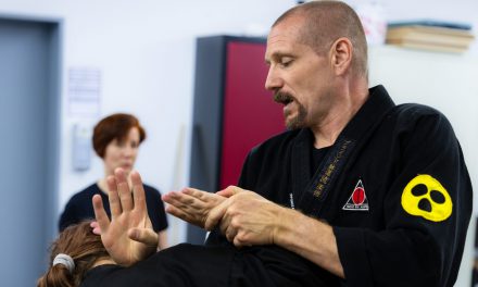Kraft unter Kontrolle: Der blinde Kampfkunstmeister Marco Beyer
