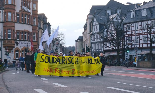 Klimastreik mit Fahrradkette
