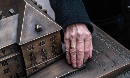 Kunstgebäude als Tastmodell