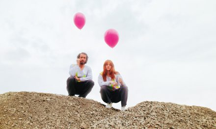 „Lebenlifehayat!“