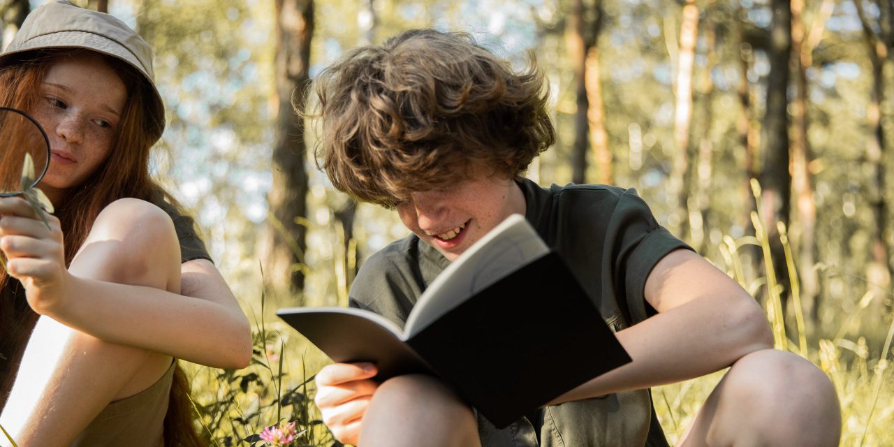 Von der Grundschule in den Wald