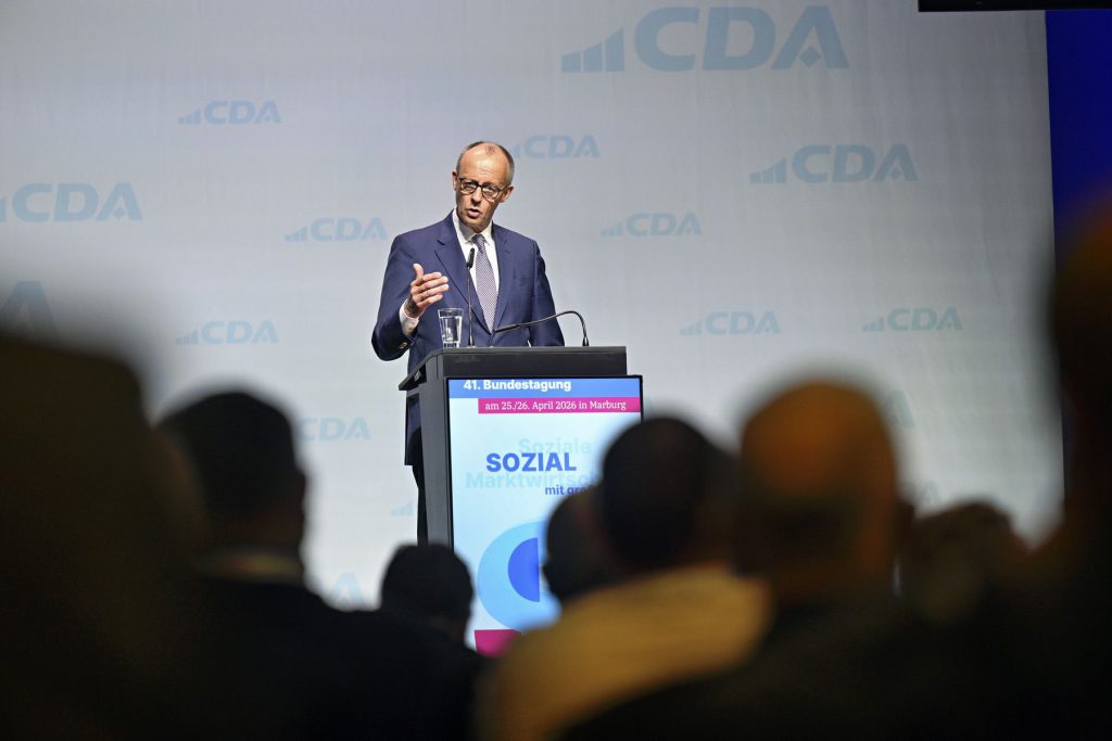 Bundeskanzler Friedrich Merz spricht bei der Bundestagung der Christlich-Demokratischen Arbeitnehmerschaft im Erwin-Piscator-Haus. Fotos: Georg Kronenberg
