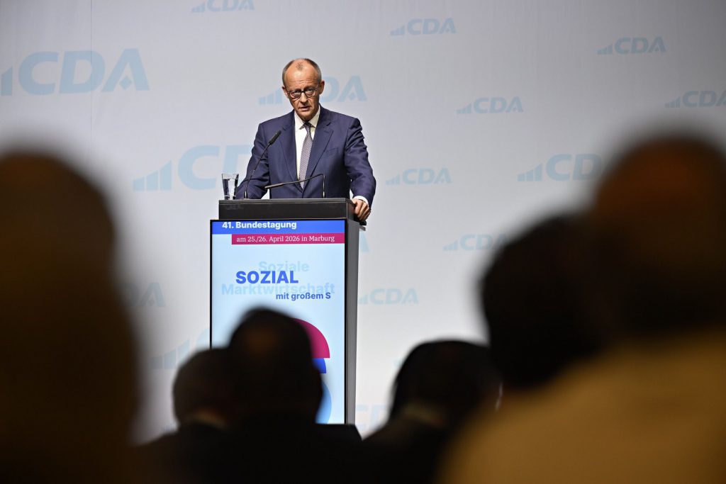 Bundeskanzler Friedrich Merz spricht bei der Bundestagung der Christlich-Demokratischen Arbeitnehmerschaft im Erwin-Piscator-Haus. Fotos: Georg Kronenberg
