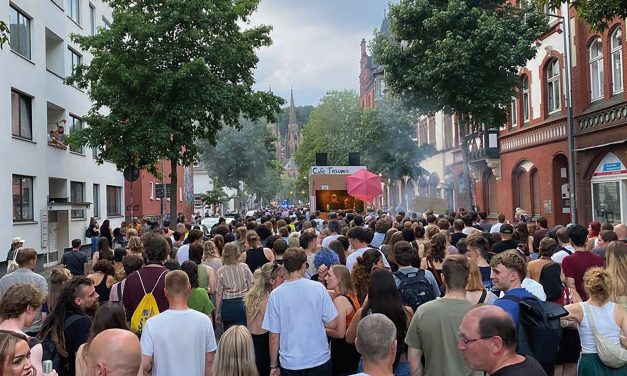 Nachttanzdemo für Kultur und Kneipen