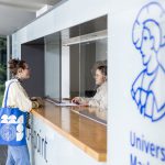 Uni Marburg stellt neues Logo vor