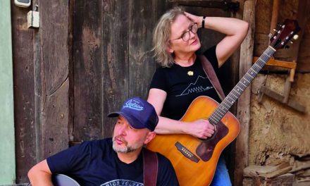 Singer-Songwriter-Stage