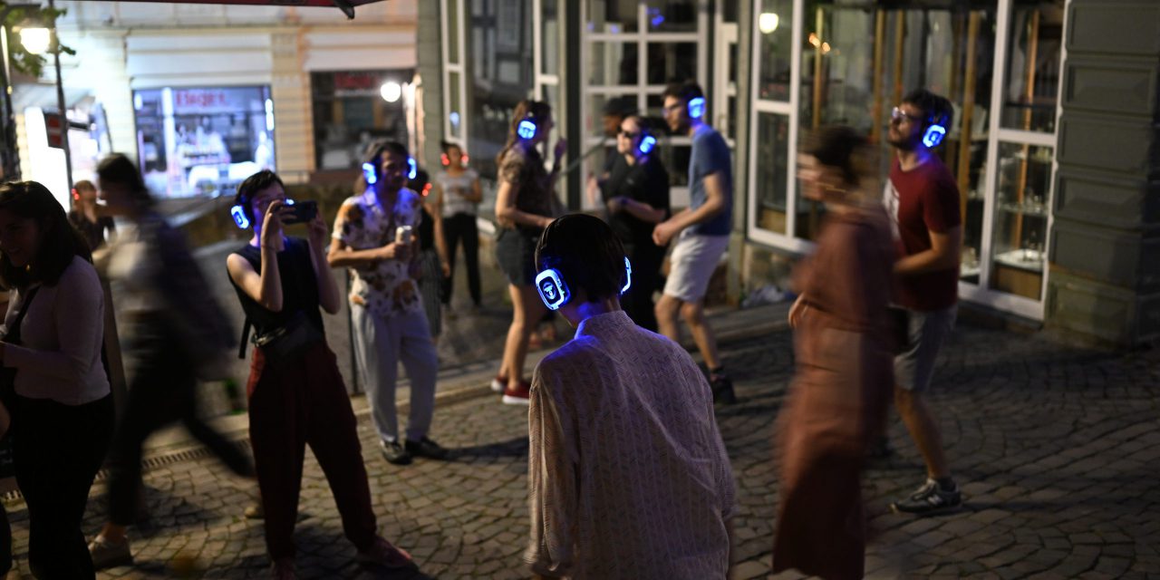 Performance, Show und Silent Disco
