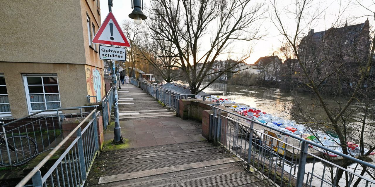 Sanierungsarbeiten überm Ufercafé