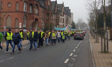 Öffentlicher Dienst: 500 protestieren in Marburg